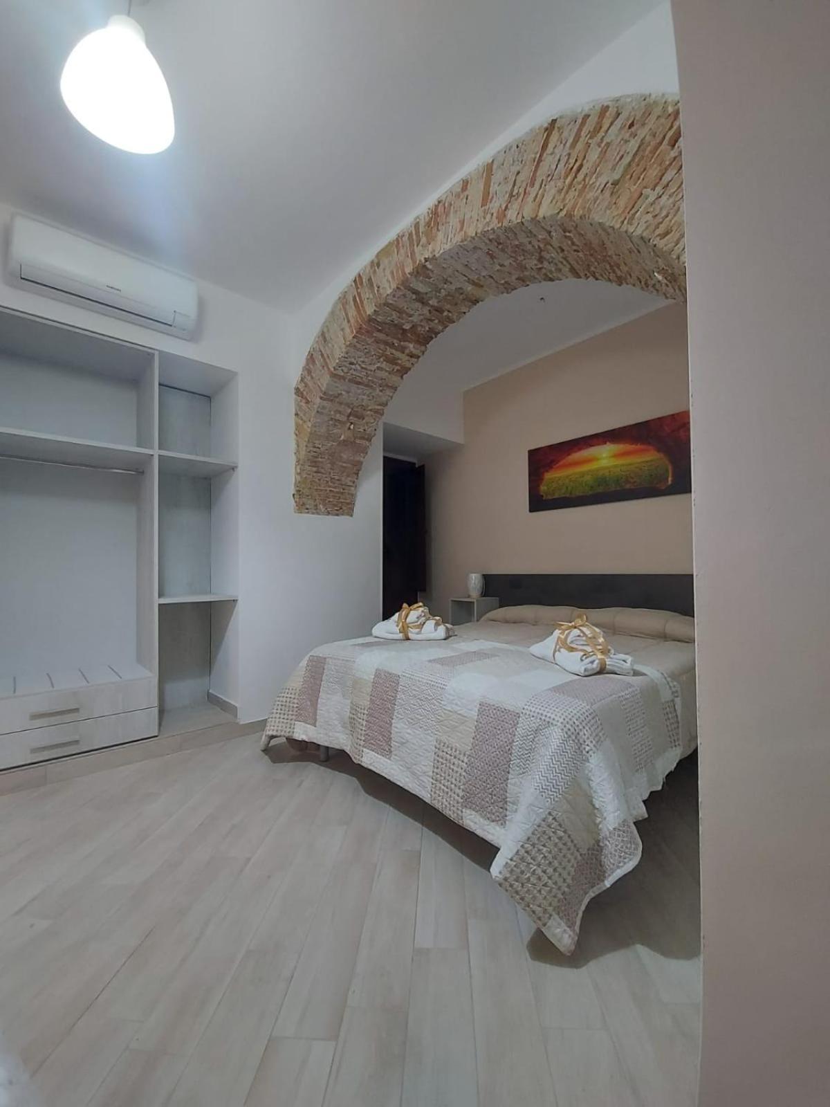 Kalgheros Luxury Rooms Agrigento Exterior photo