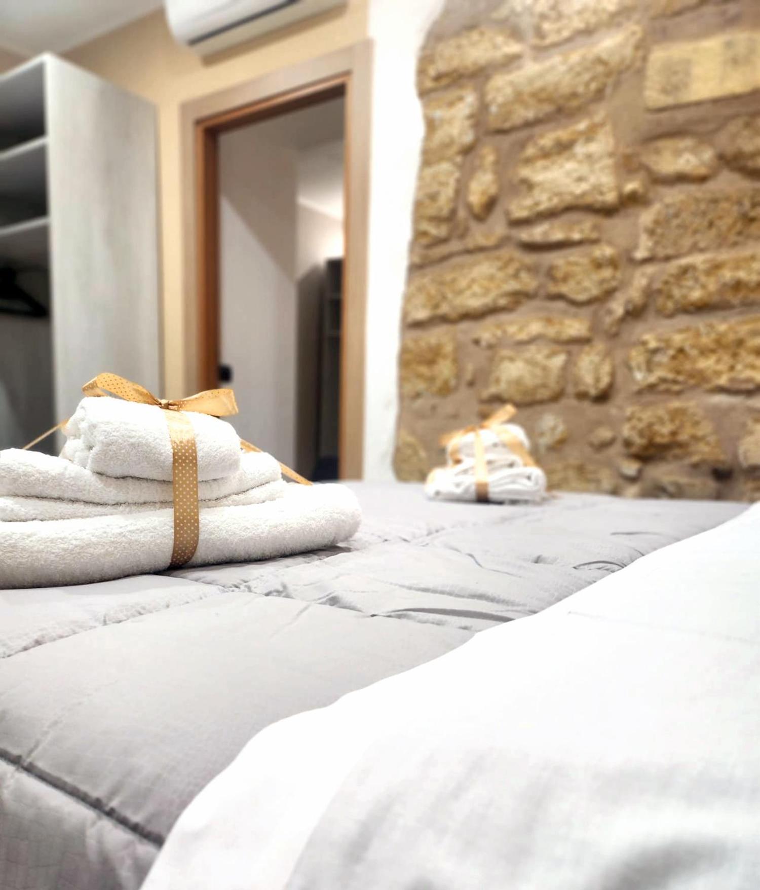 Kalgheros Luxury Rooms Agrigento Exterior photo